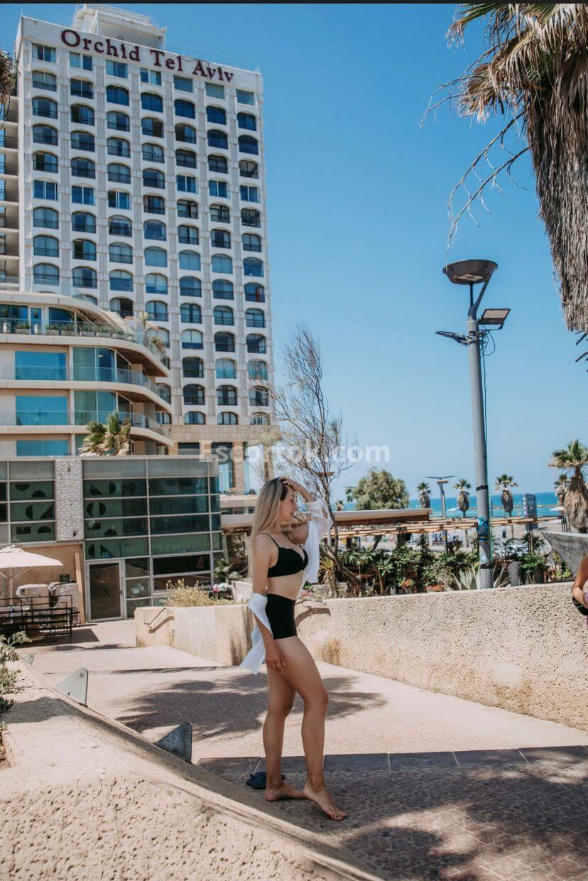 חברה אמיתית בקריות והסביבה תמונות אמיתיות אירופאית קלאסית